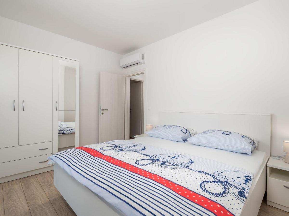 Holiday Home Villa Palma - Krk148 By Interhome Pinezići Екстериор снимка